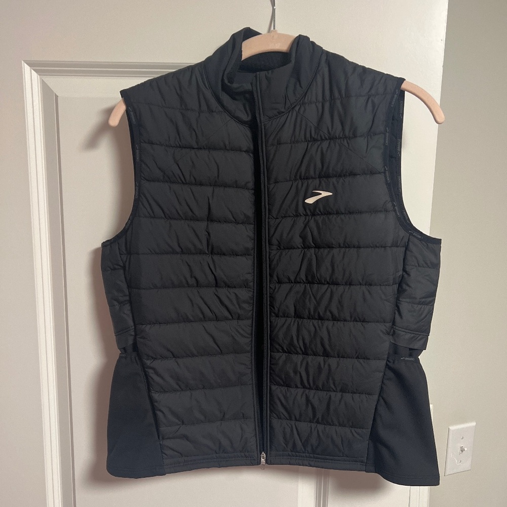 Brooks Run Happy Insulated Running Vest